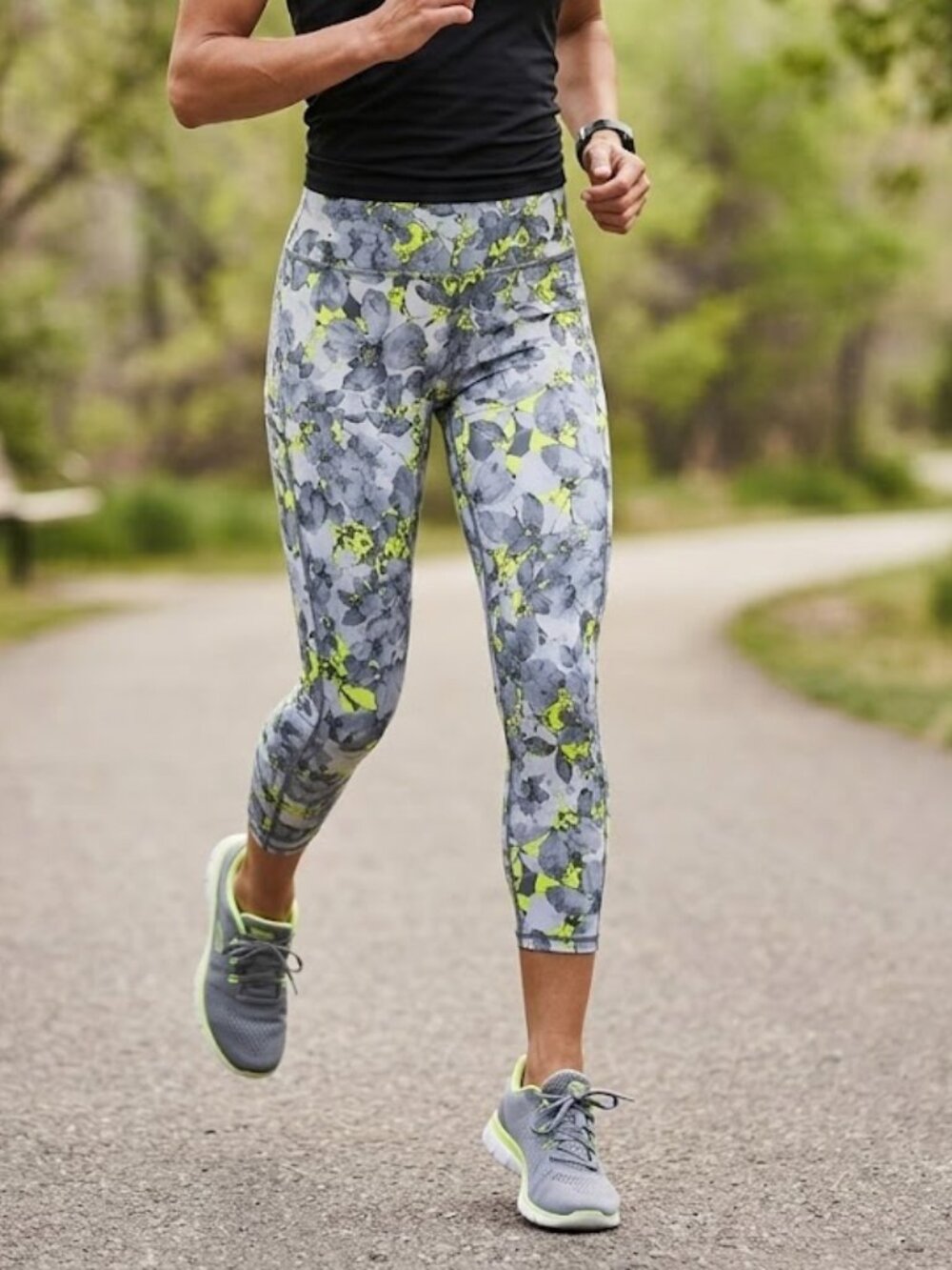 NEW SAVVI Elle Neon Petal Cropped Capri Length Print Sport Compression Leggings